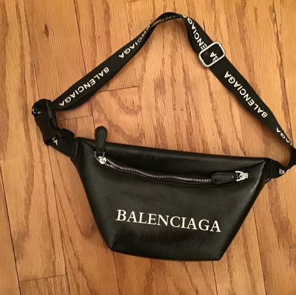 Balenciaga Handbags - Balenciaga fanny pack